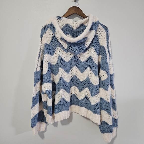 POL Chevron Knit Hoodie Sweater Cream and Blue Small Oversized - Picture 4 of 8